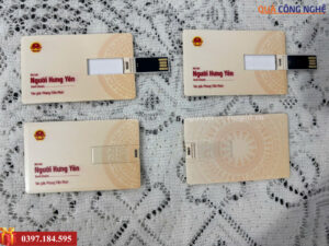 Đặt in USB dạng thẻ nhựa số lượng lớn